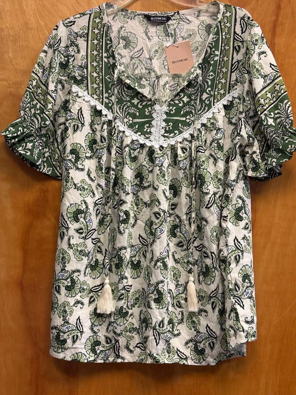 BloomChic Green Floral Boho Blouse Size US 14-16 Tassels Lace Trim
